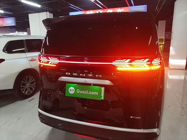 Фото 6 - Denza D9