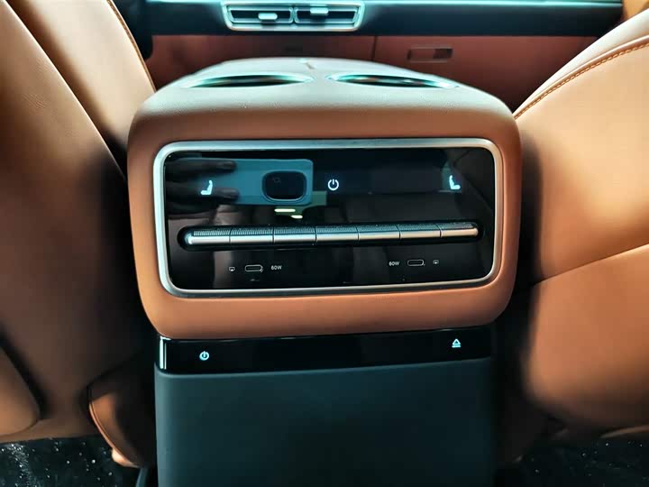 Фото 8 - LiXiang L9