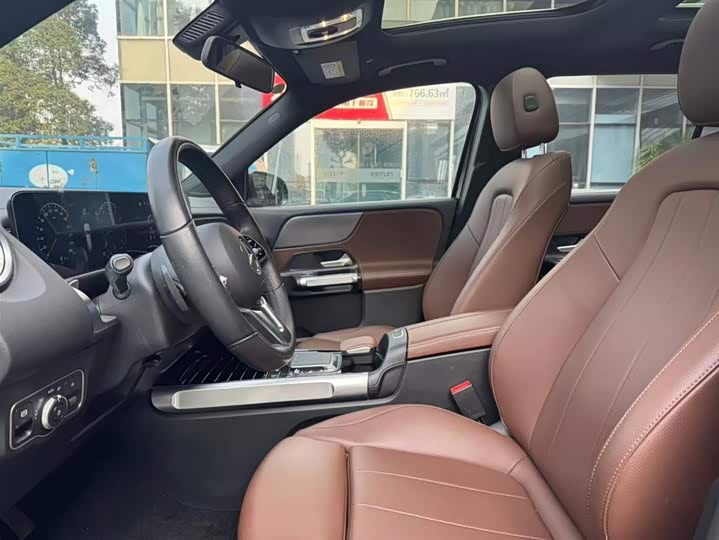 Фото 6 - Mercedes-Benz GLB-Class