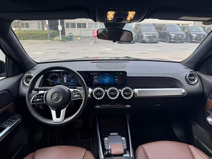 Фото 7 - Mercedes-Benz GLB-Class