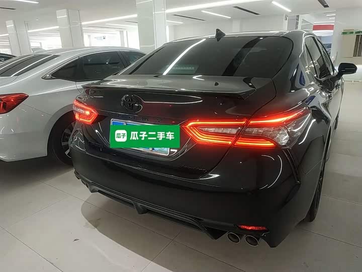 Фото 6 - Toyota Camry