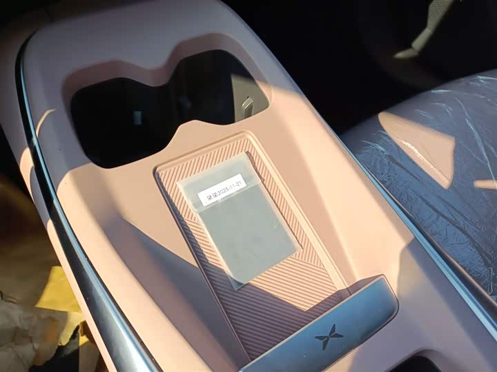 Фото 9 - XPeng Mona M03