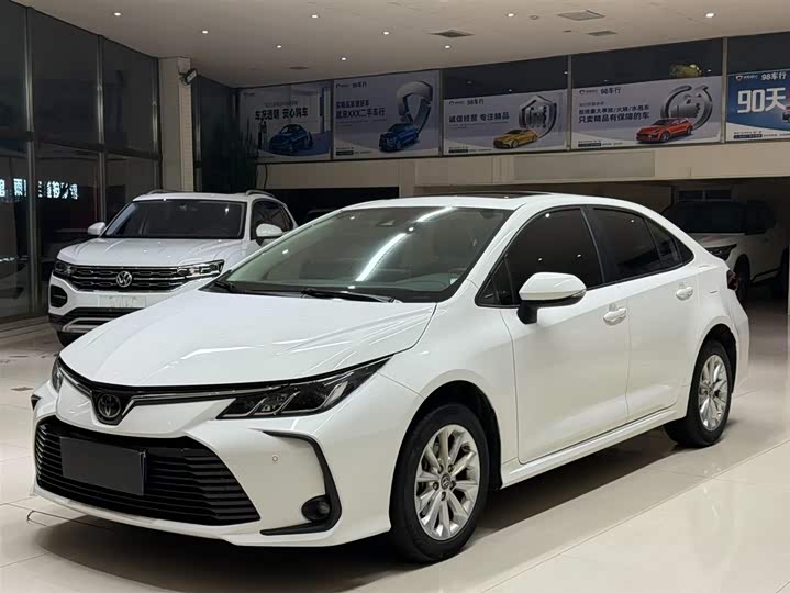 Фото 1 - Toyota Corolla