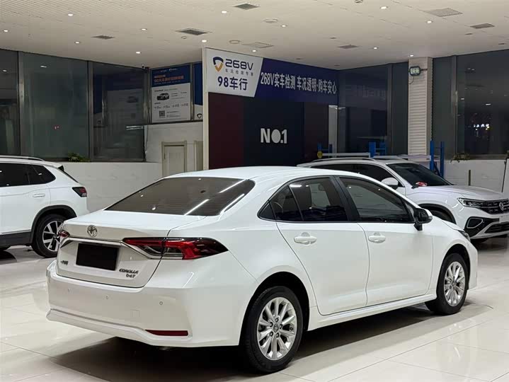 Фото 4 - Toyota Corolla