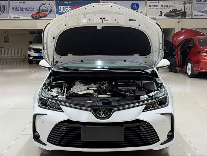 Фото 7 - Toyota Corolla