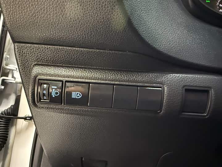 Фото 9 - Toyota Corolla