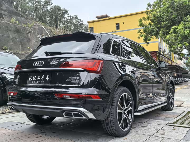 Фото 4 - Audi Q5L