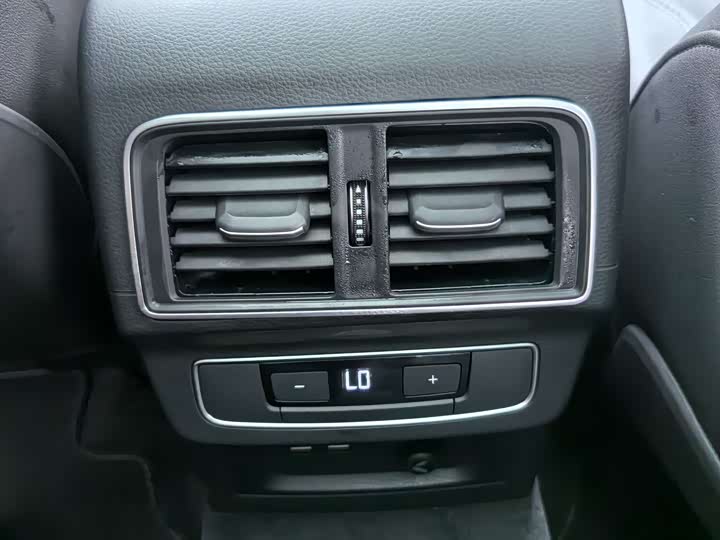 Фото 9 - Audi Q5L