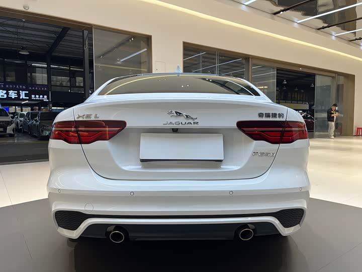 Фото 5 - Jaguar XE L