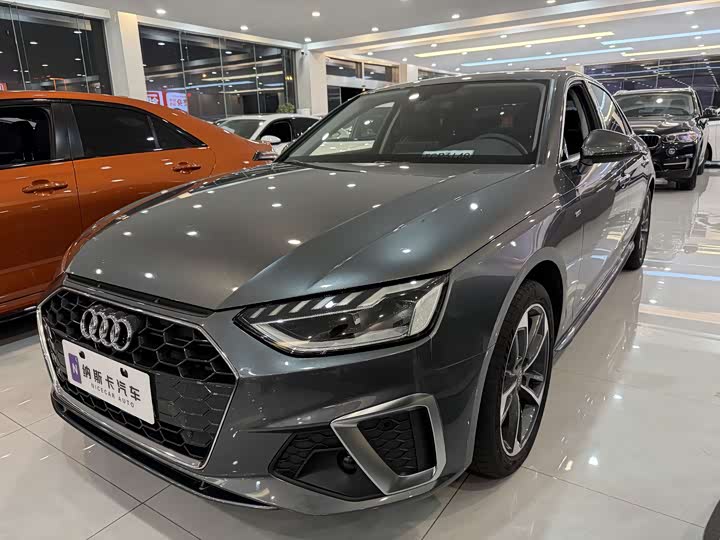 Фото 1 - Audi A4L