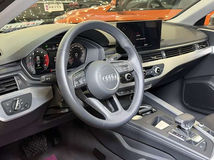Фото 7 - Audi A4L