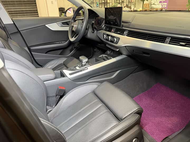 Фото 8 - Audi A4L