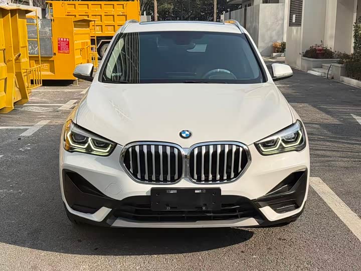 Фото 2 - BMW X1
