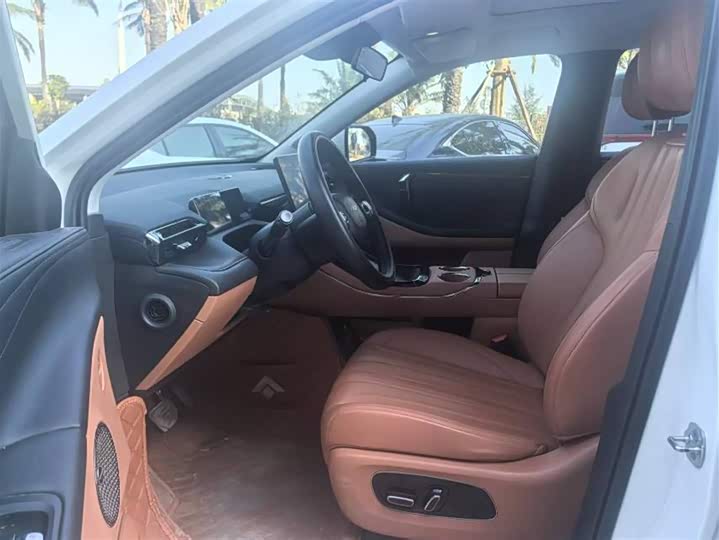 Фото 3 - GAC Aion V