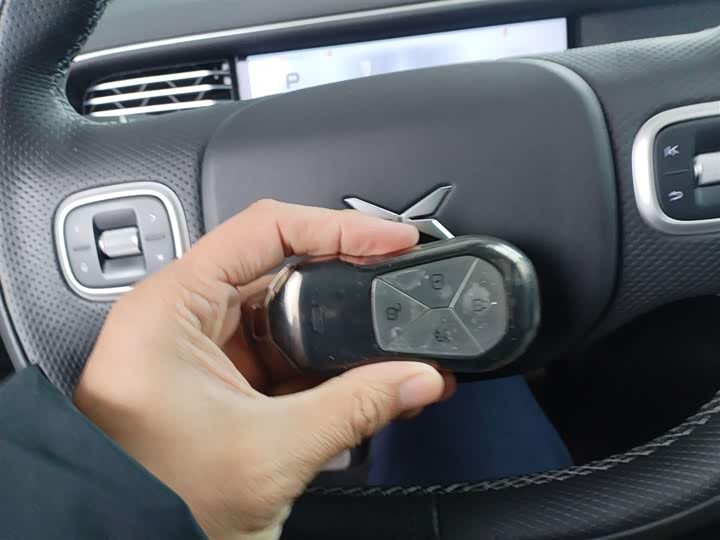 Фото 9 - XPeng G6