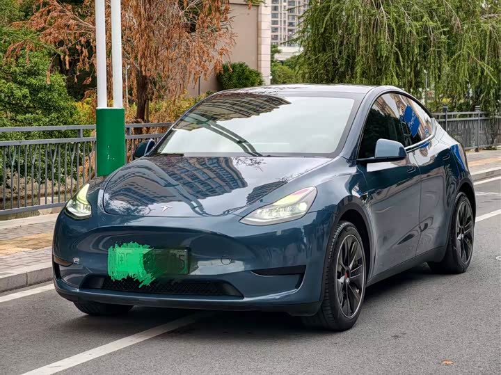 Фото 1 - Tesla Model Y