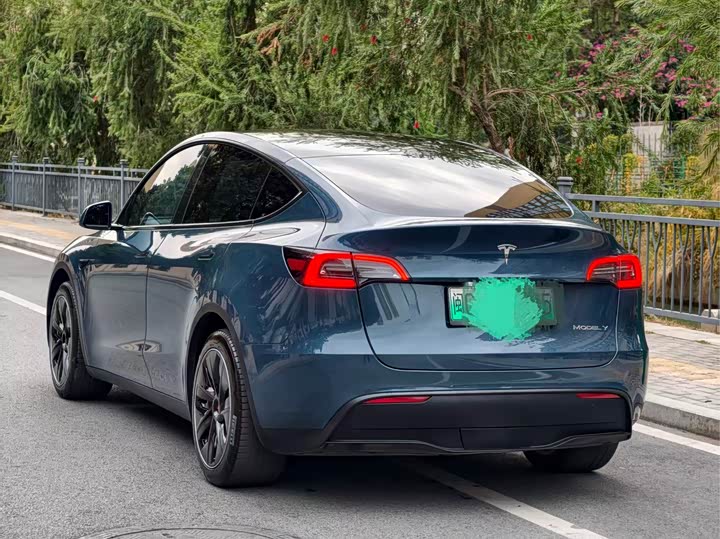 Фото 4 - Tesla Model Y