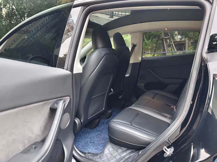 Фото 8 - Tesla Model Y