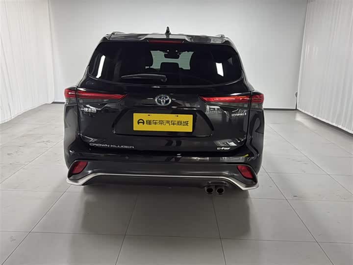 Фото 7 - Toyota Crown Kluger