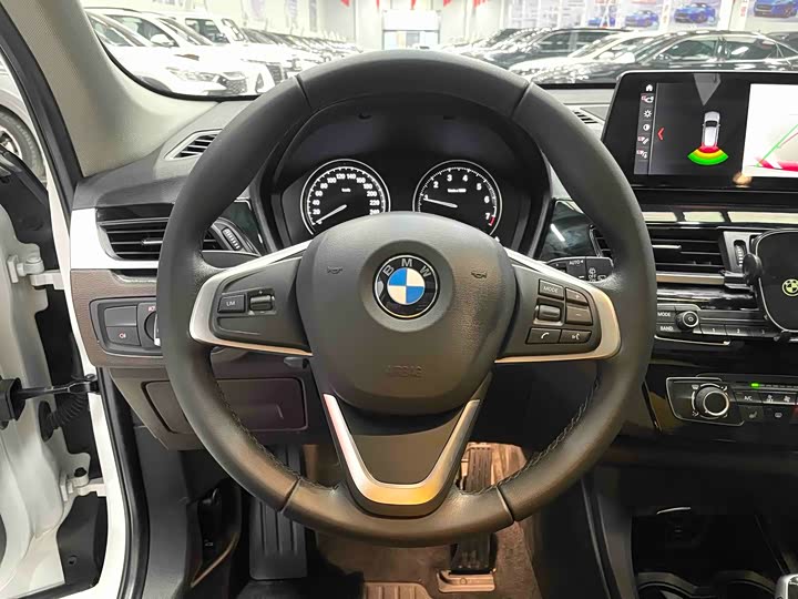 Фото 4 - BMW X1