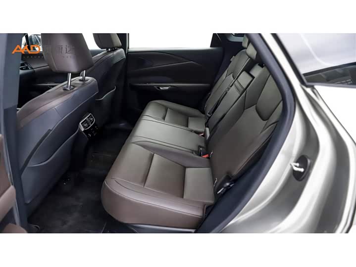 Фото 7 - Lexus RX