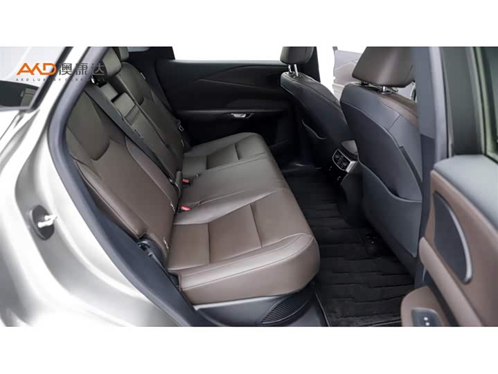 Фото 8 - Lexus RX