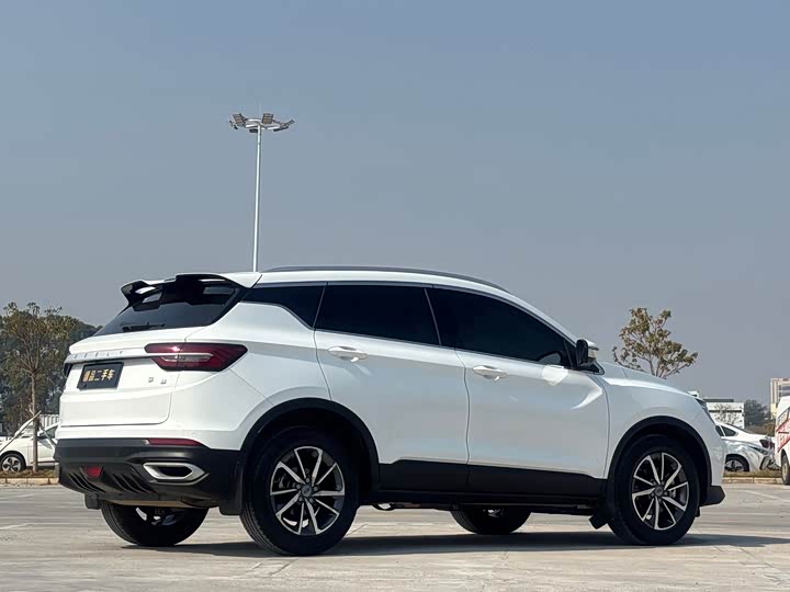 Фото 7 - Geely Coolray