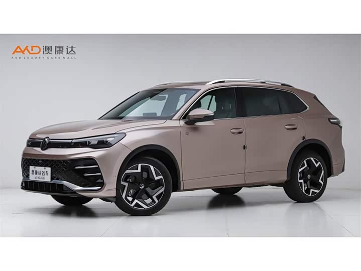 Фото 1 - Volkswagen Tiguan L Pro