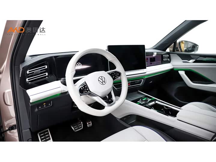 Фото 6 - Volkswagen Tiguan L Pro