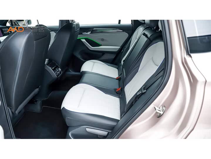 Фото 7 - Volkswagen Tiguan L Pro