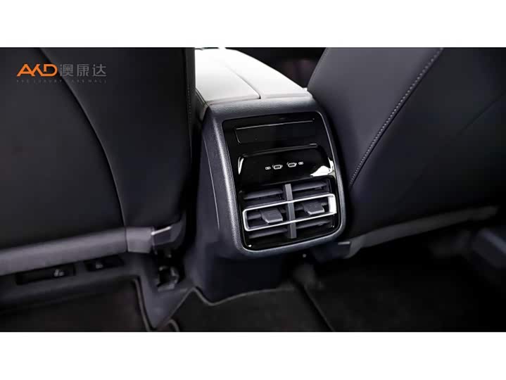 Фото 9 - Volkswagen Tiguan L Pro