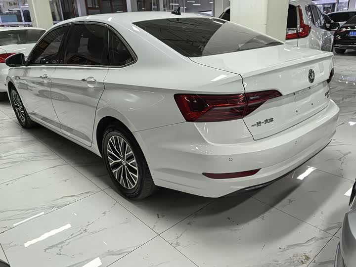 Фото 4 - Volkswagen Sagitar L