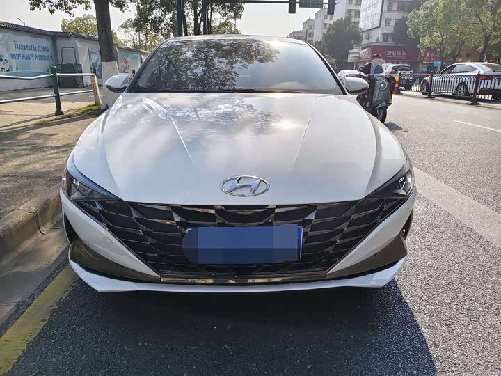 Фото 2 - Hyundai Elantra N line