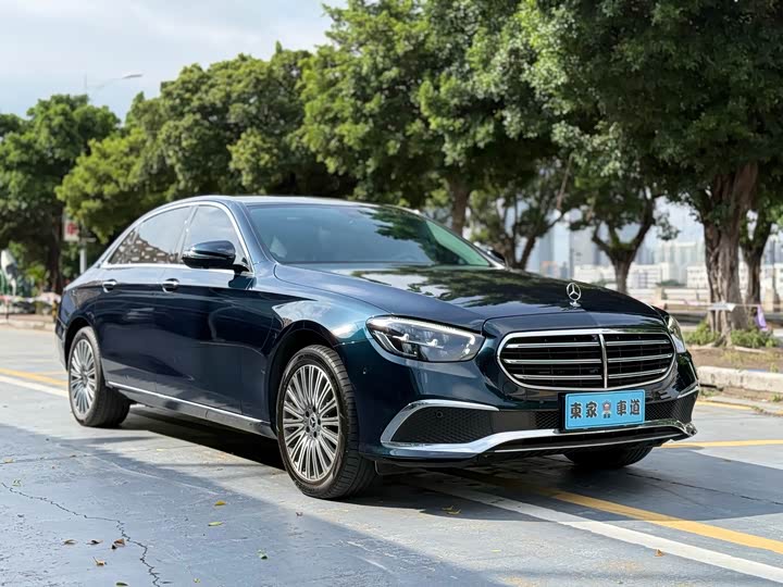 Фото 3 - Mercedes-Benz E-Class