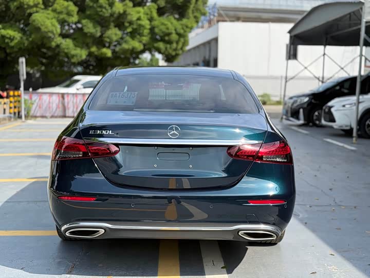 Фото 6 - Mercedes-Benz E-Class