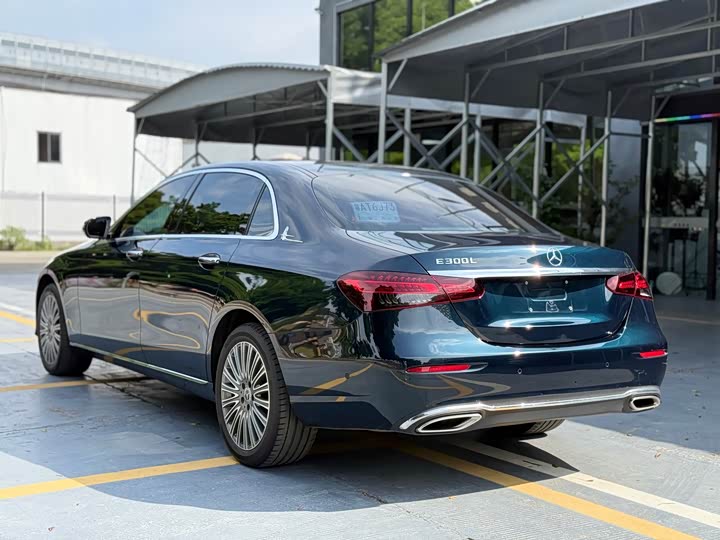 Фото 7 - Mercedes-Benz E-Class