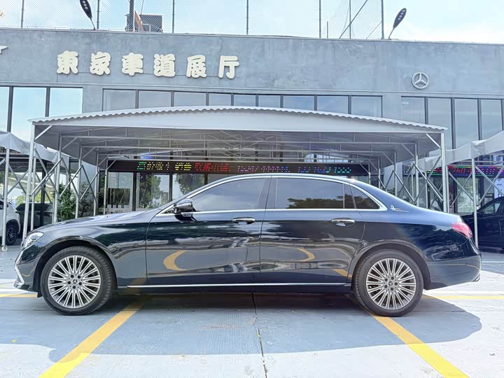 Фото 8 - Mercedes-Benz E-Class