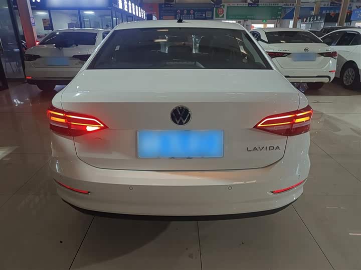 Фото 6 - Volkswagen Lavida