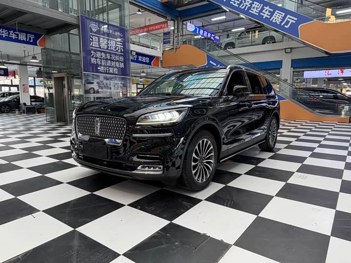 Фото 1 - Lincoln Aviator