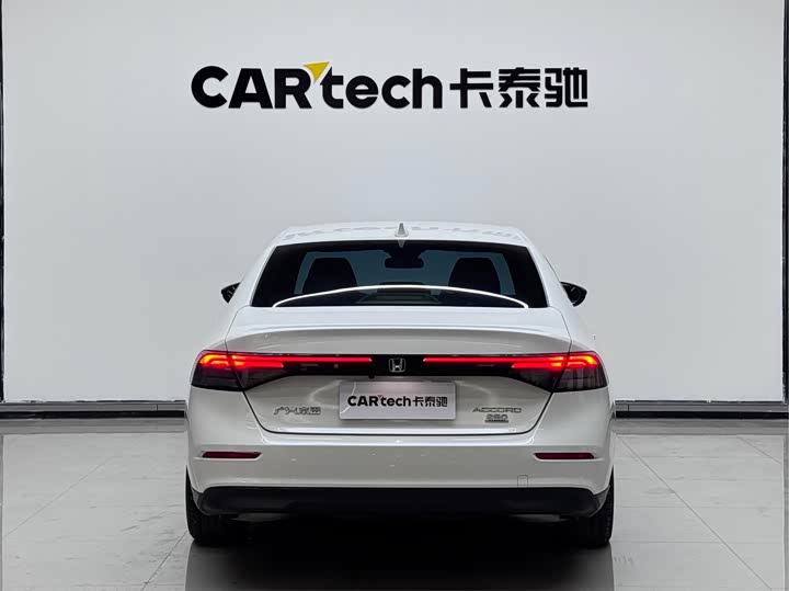 Фото 5 - Honda Accord