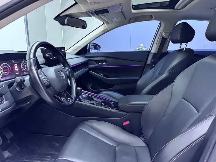 Фото 9 - Honda Accord