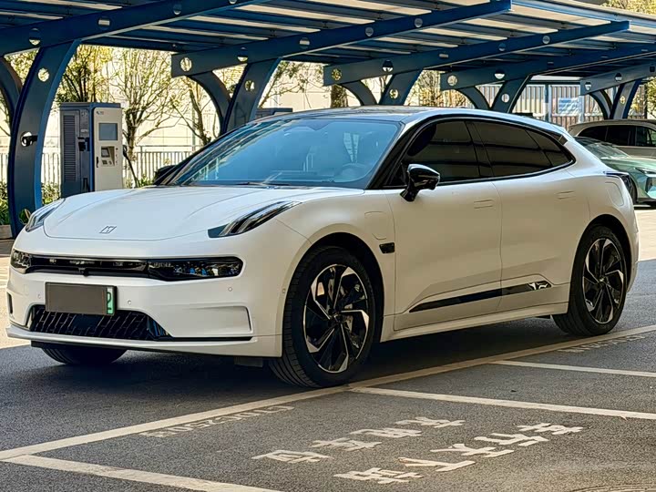 Фото 1 - Zeekr 001