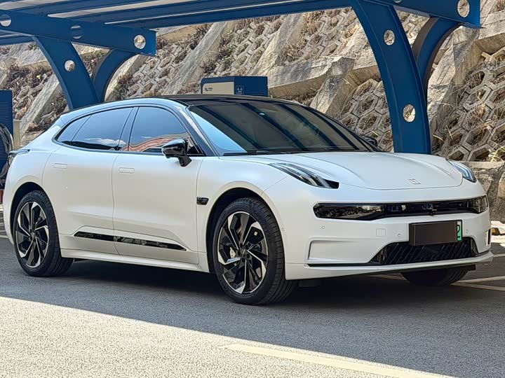 Фото 3 - Zeekr 001