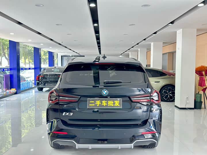 Фото 8 - BMW iX3