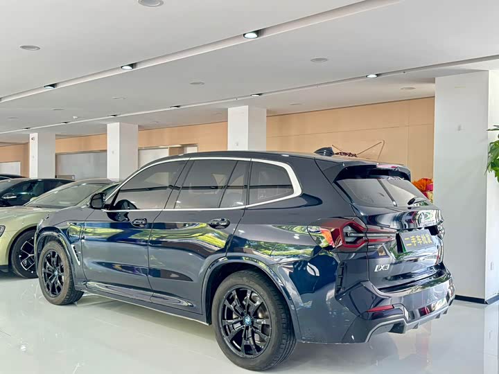 Фото 9 - BMW iX3