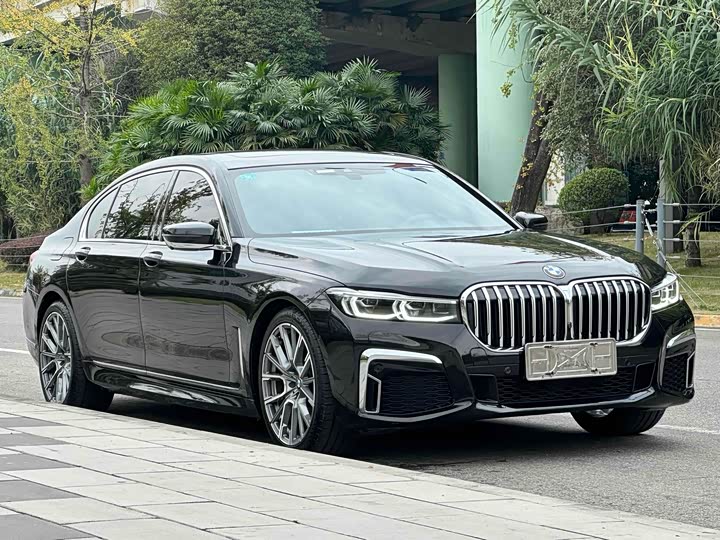 Фото 3 - BMW 7 Series