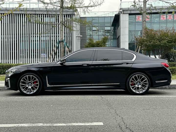 Фото 4 - BMW 7 Series