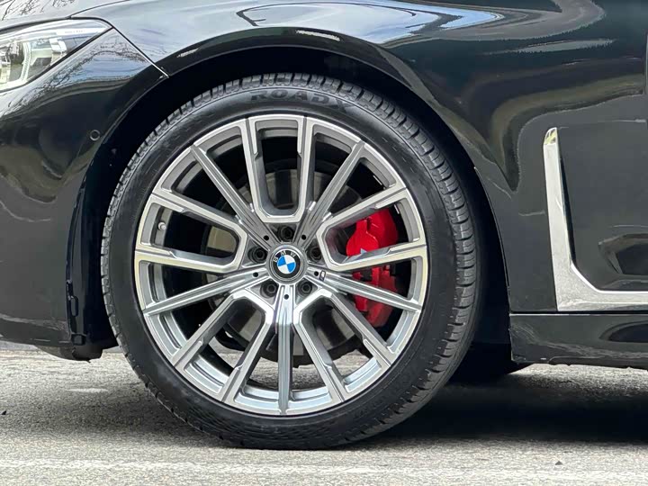 Фото 5 - BMW 7 Series