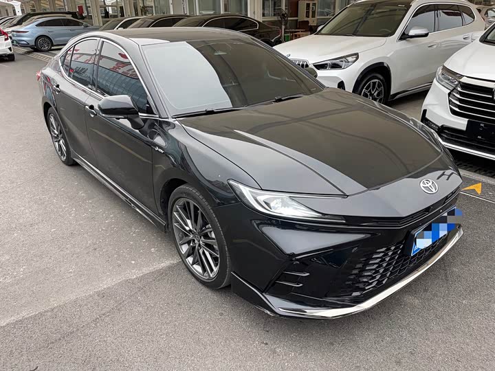 Фото 3 - Toyota Camry