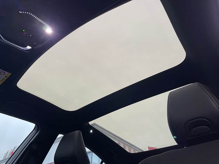 Фото 8 - Toyota Camry